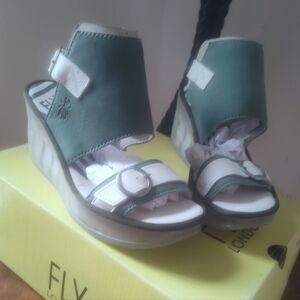 Fly London Geno Platform Sandals In Jade Green
